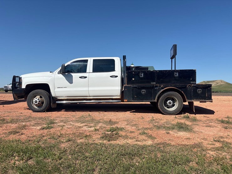 2015-chevrolet-k3500hd-image-8