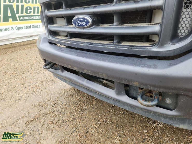 2004-ford-f550-image-28