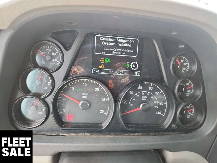 2019-peterbilt-579-image-10