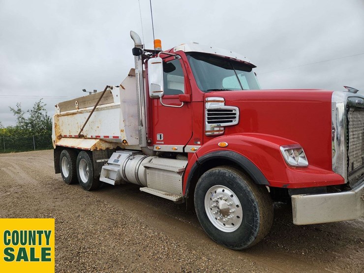 2012-freightliner-coronado-122-sd-image-2