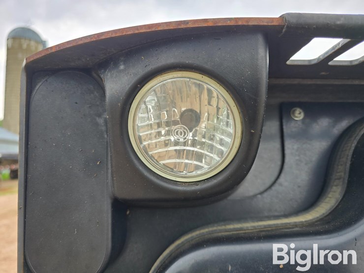 2016-new-holland-l228-image-15