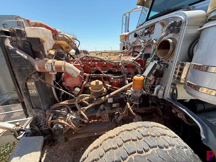2013-peterbilt-367-image-23