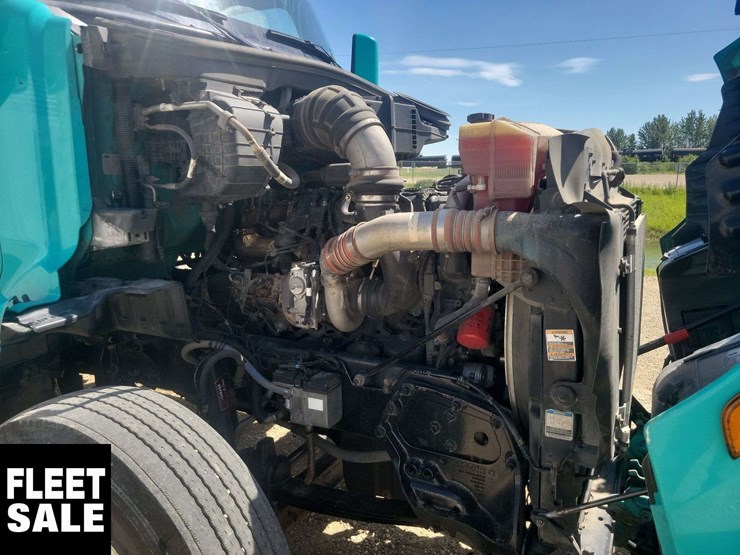 2019-peterbilt-579-image-15