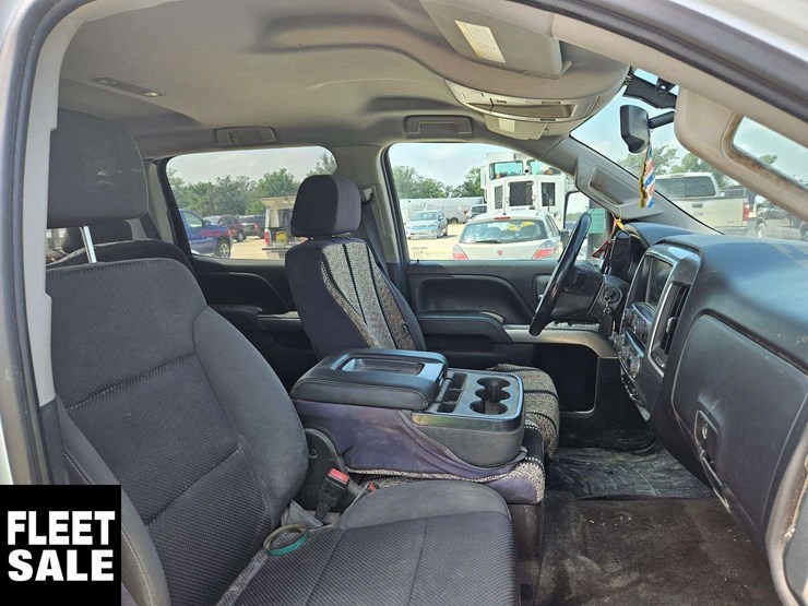 2015-chevrolet-silverado-3500hd-image-35