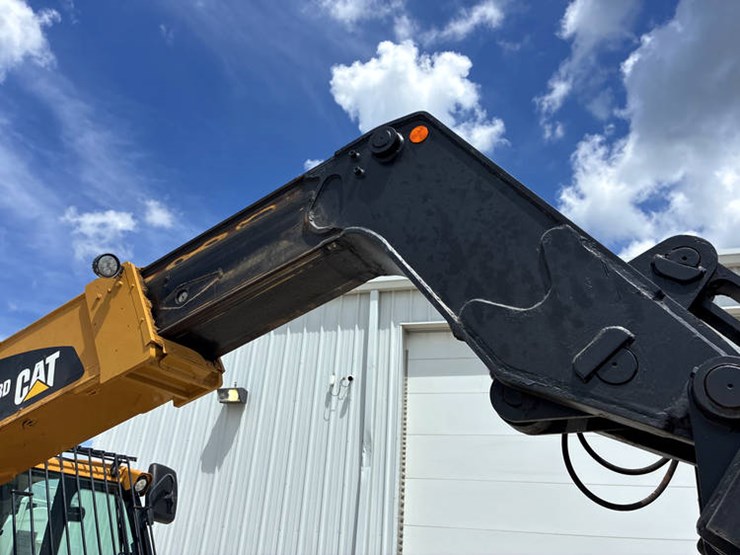 2018-caterpillar-th408d-image-87