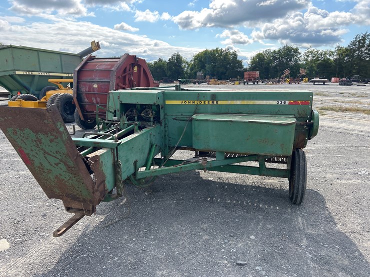 john-deere-336-image-5