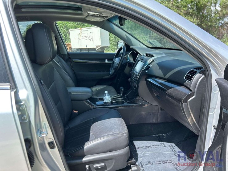 2015-kia-sorento-image-25