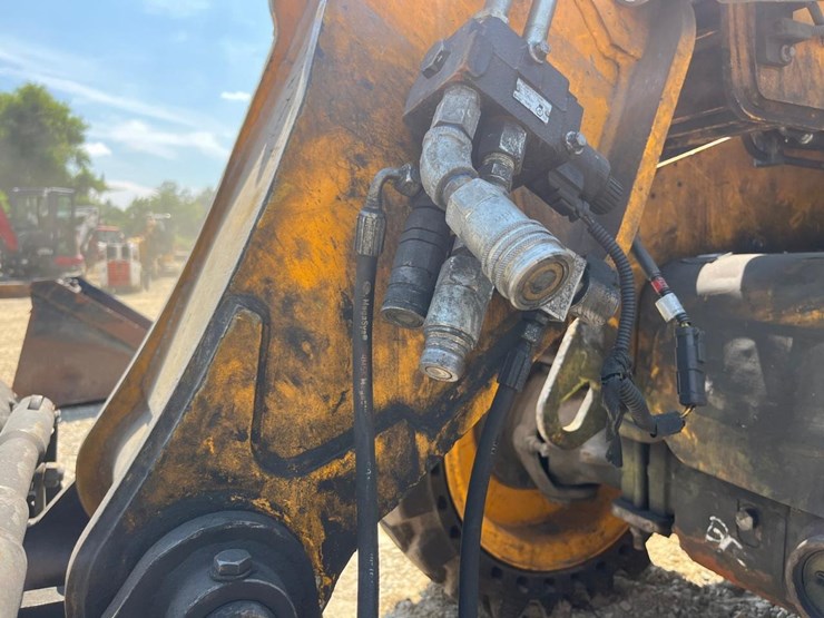 2015-jcb-525-60-image-10