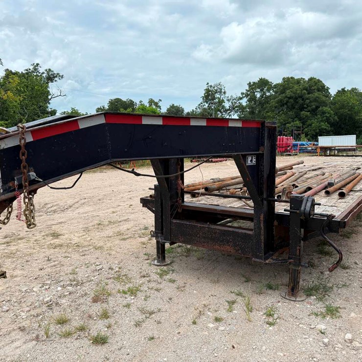 2005 JAMIES WELDING 40’ X 102” T/A DUAL WHL. FLATBED GOOSENECK TRAILER