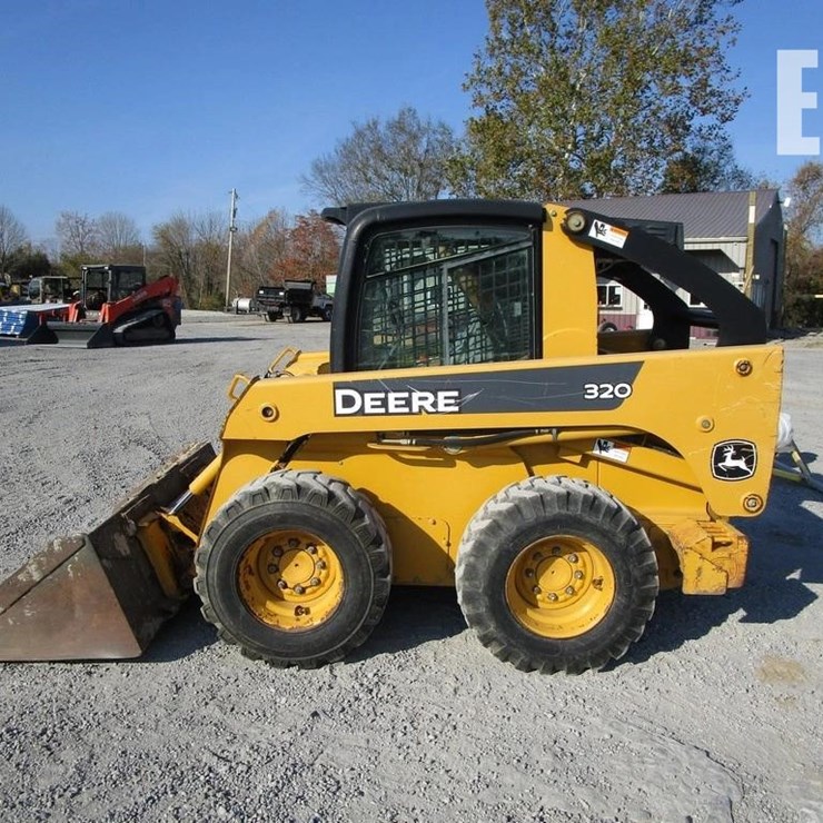 DEERE 320