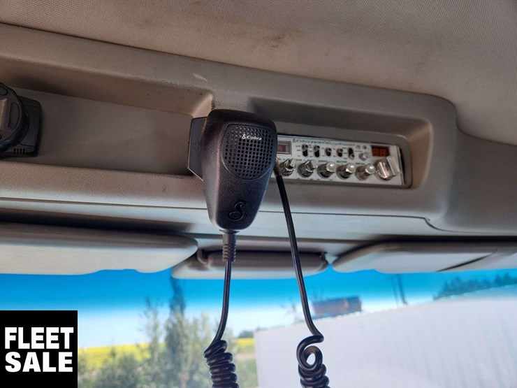 2019-peterbilt-579-image-13