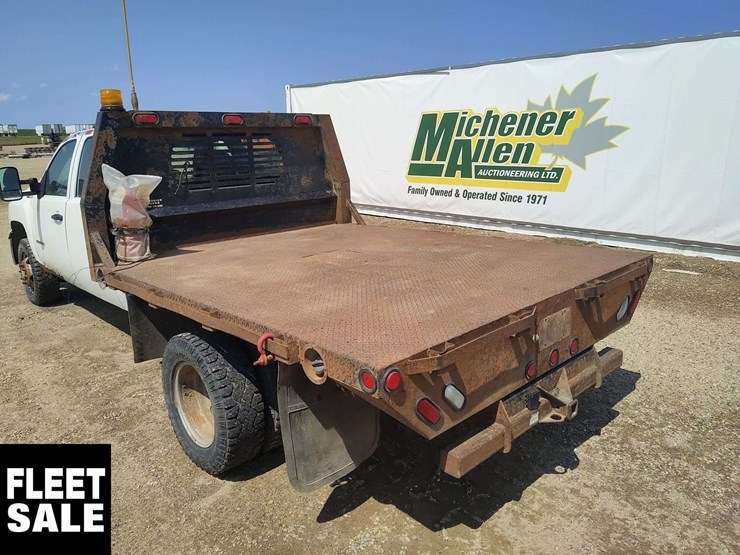 2014-chevrolet-silverado-3500hd-image-21