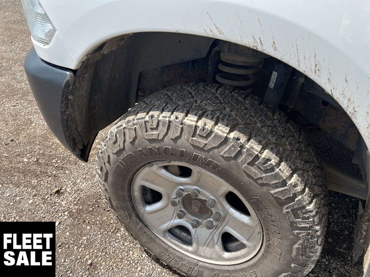 2016-ram-tradesman-image-11