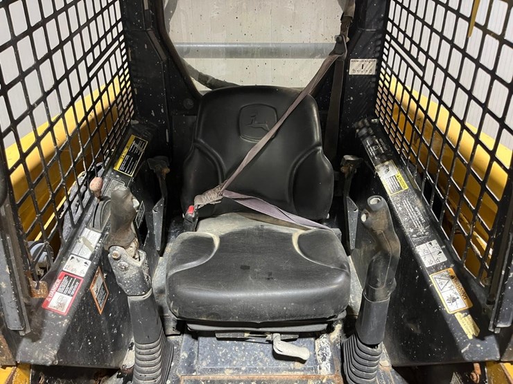deere-ct322-image-21