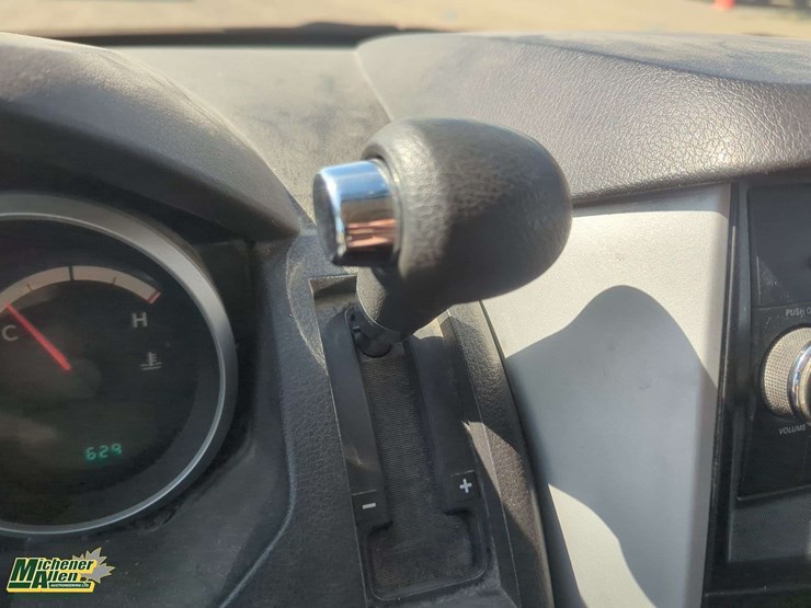 2010-dodge-grand-caravan-se-image-12