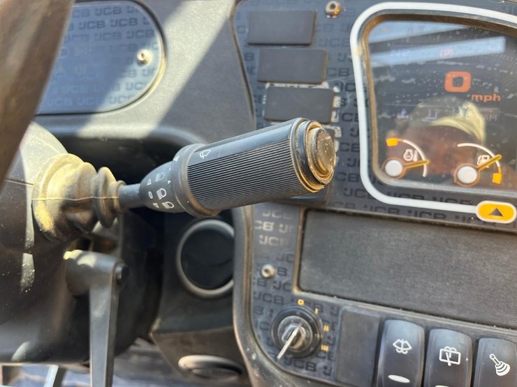 2015-jcb-507-42-image-30