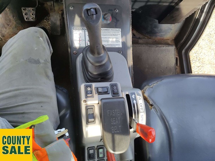 2011-bobcat-toolcat-5600-image-9