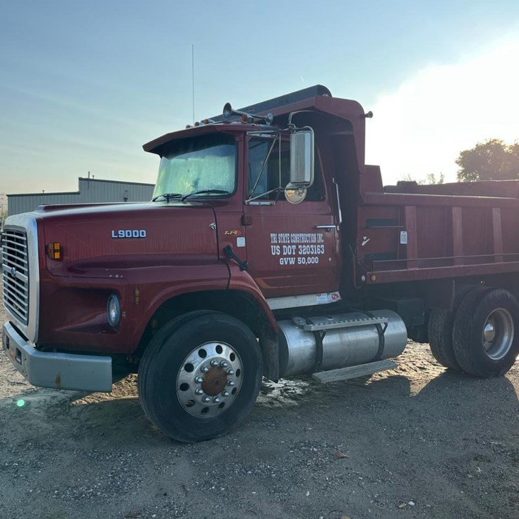 1989 FORD L9000