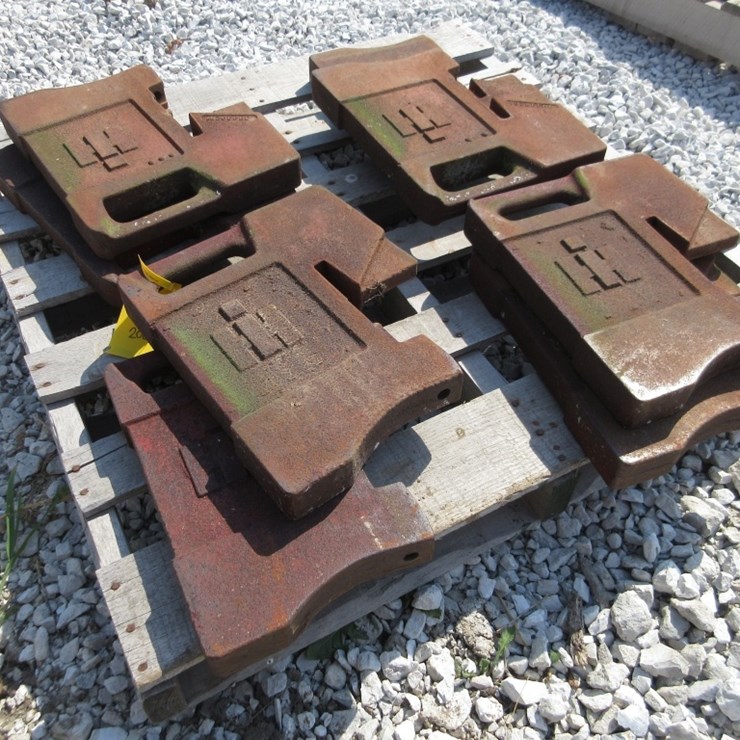 (8) 75 lb IH Suitcase Weights