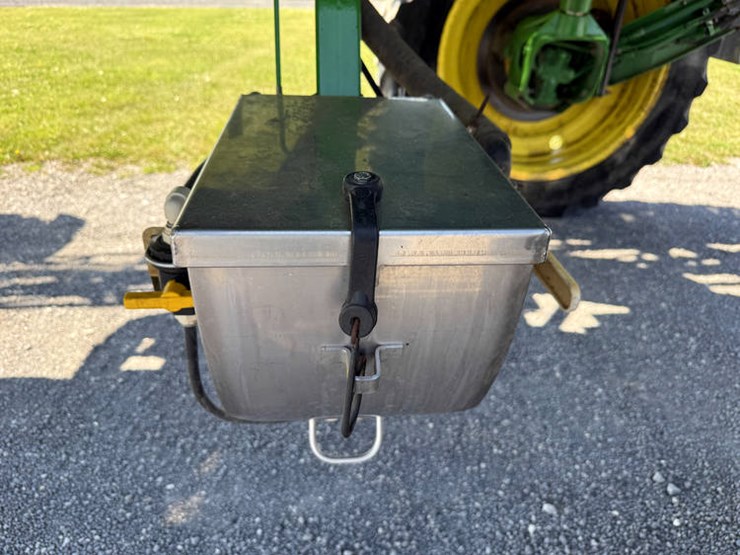 2005-john-deere-4720-image-23