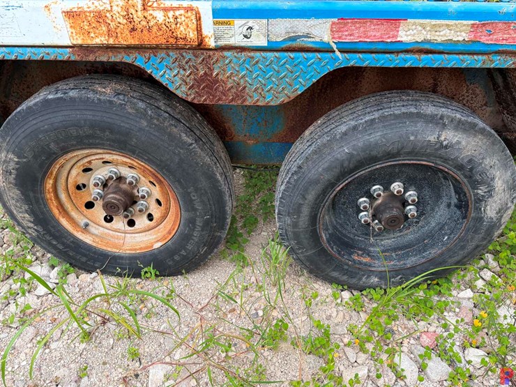 2015-united-trailer-22’-x-102”-t/a-gooseneck-hydraulic-reel-trailer-image-10