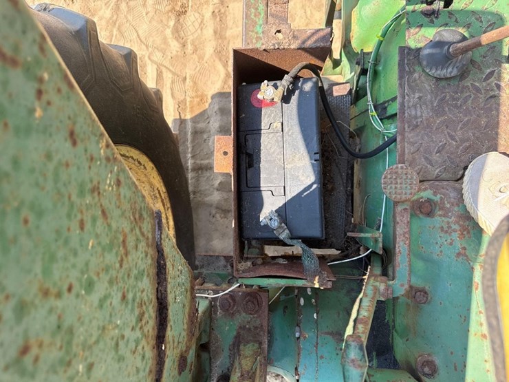 john-deere-2840-image-25