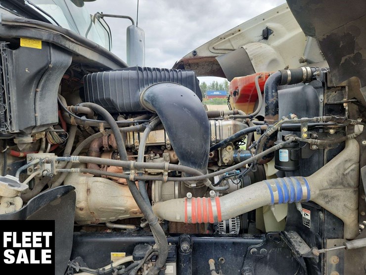2012-freightliner-coronado-122-image-36
