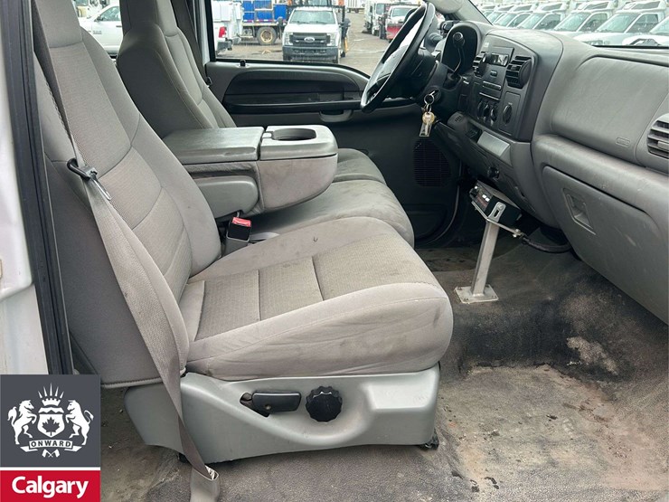 2006-ford-f550-image-21