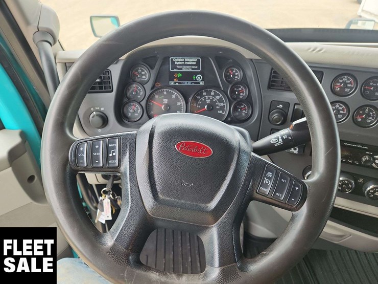 2019-peterbilt-579-image-9