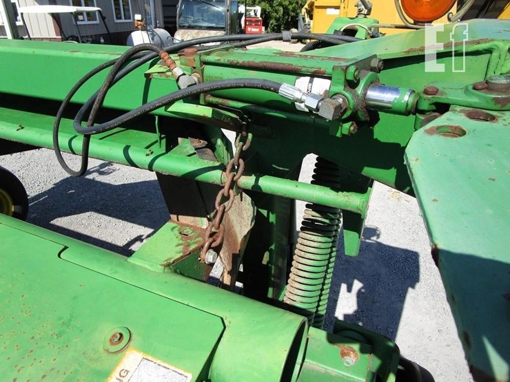john-deere-820-image-10
