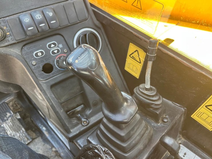 2015-jcb-507-42-image-34