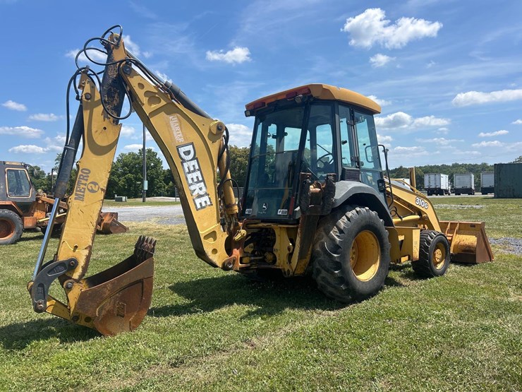 deere-310g-image-4