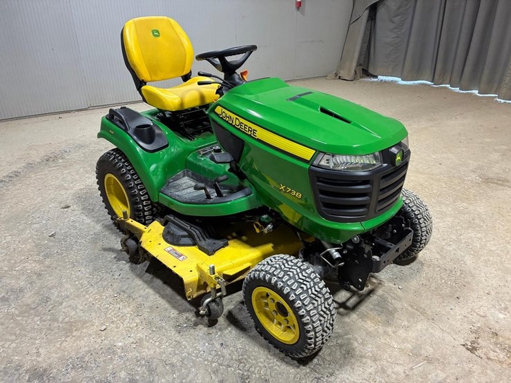 john-deere-x738-image-8
