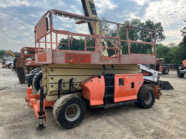 2005-jlg-4394rt-image-1