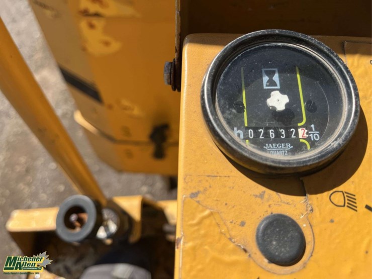 caterpillar-cb-214b-image-4