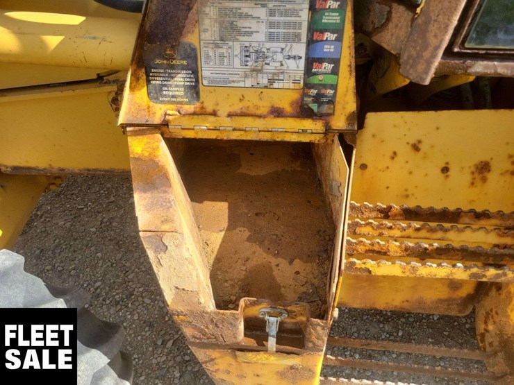 2009-deere-410j-image-30