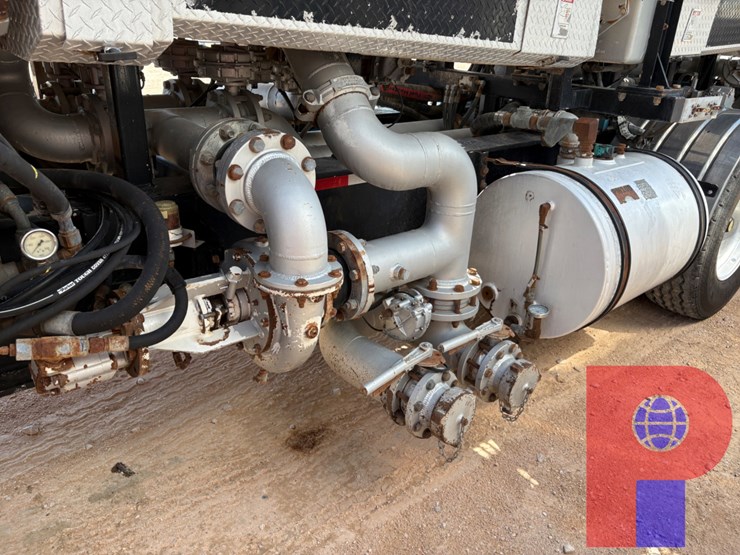 2012-cryogenic-vessel-alternatives-3-axle-15k-2,000-hp-double-pumper-trailer-image-7