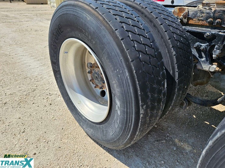 2020-peterbilt-579-image-14