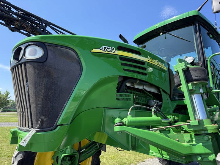 2005-john-deere-4720-image-40