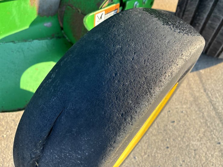 2019-john-deere-560m-image-29