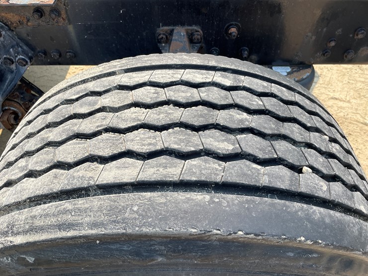 2016-kenworth-t680-image-19