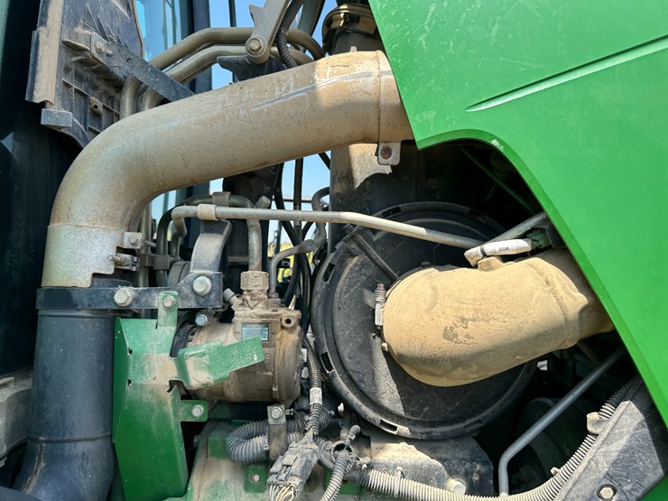 2014-john-deere-8285r-image-55