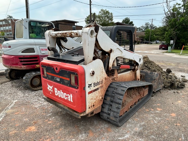 2016-bobcat-t750-image-3
