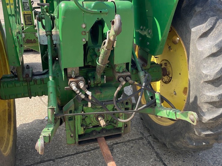 john-deere-3020-image-9