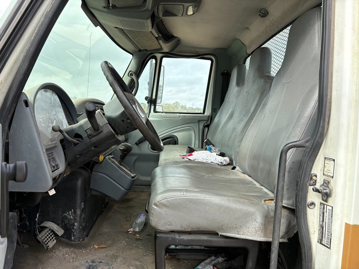 2005-international-durastar-4200-image-22
