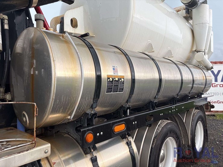 2016-kenworth-t880-image-26