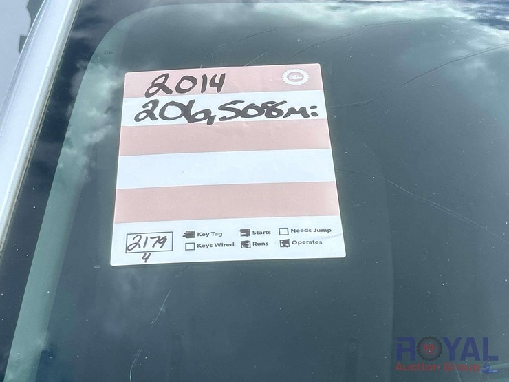 2014-nissan-nv200-image-22