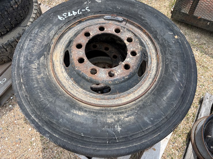 #79739-•-3-tires-and-rims-image-4