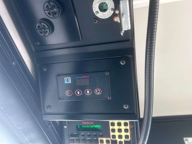 2014-gillig-low-floor-image-17