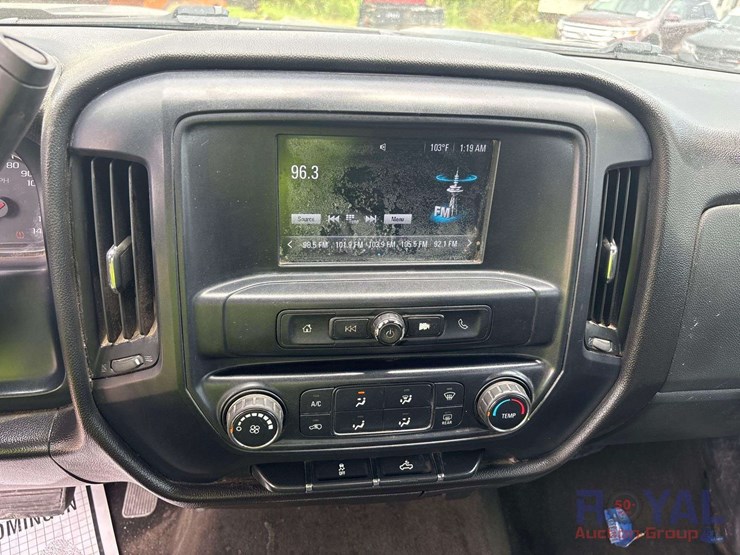 2016-chevrolet-silverado-image-13